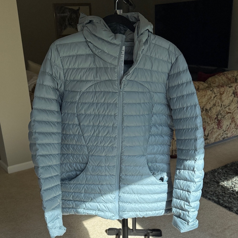 Lululemon down/puffer jacket sz 12 
Sz 12